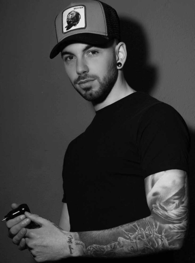 Tatuador Axel Molinos